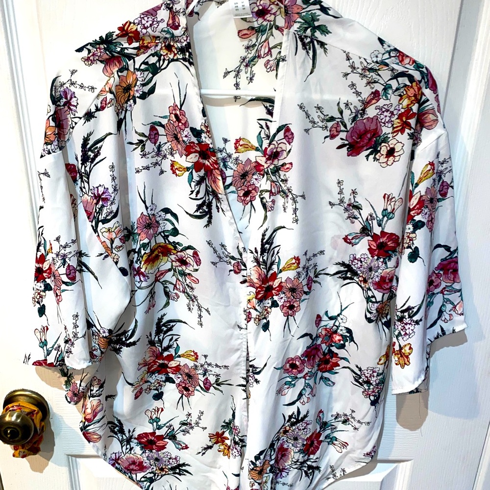 White floral blouse, tie-able